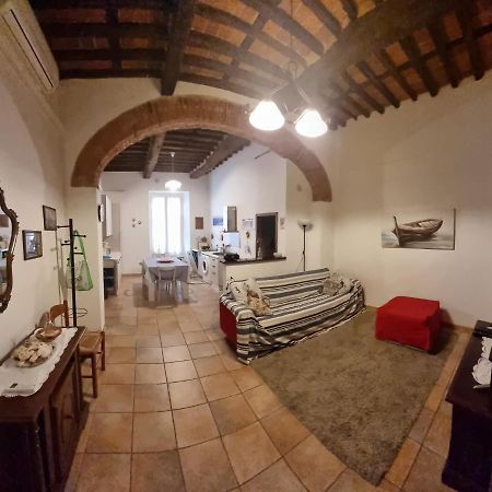 Onda Blu - Bilocale Con Aria Condizionata A Due Passi Dal Castello E Dal Torrione E Rivellino Appartement Piombino Buitenkant foto