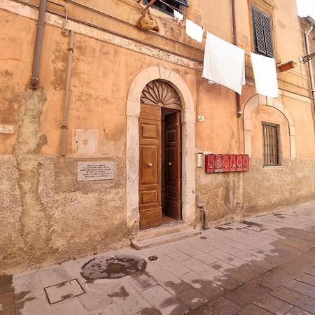 Onda Blu - Bilocale Con Aria Condizionata A Due Passi Dal Castello E Dal Torrione E Rivellino Appartement Piombino Buitenkant foto
